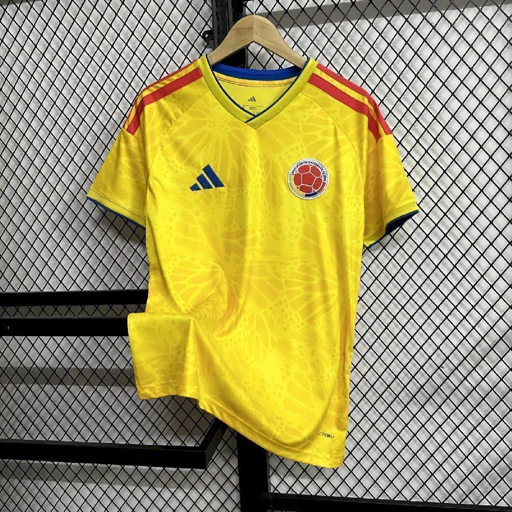Camiseta de la selección colombiana + trompeta