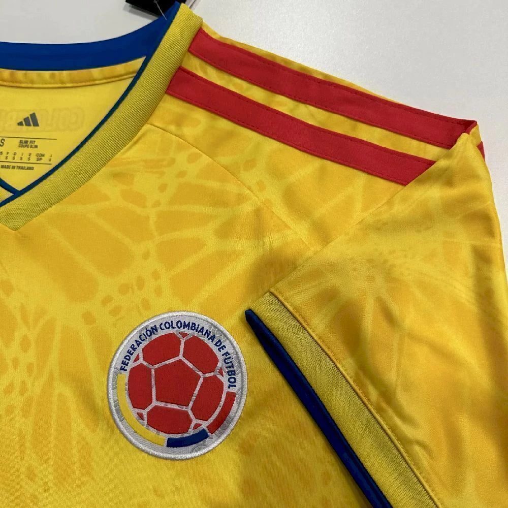 Camiseta de la selección colombiana + trompeta